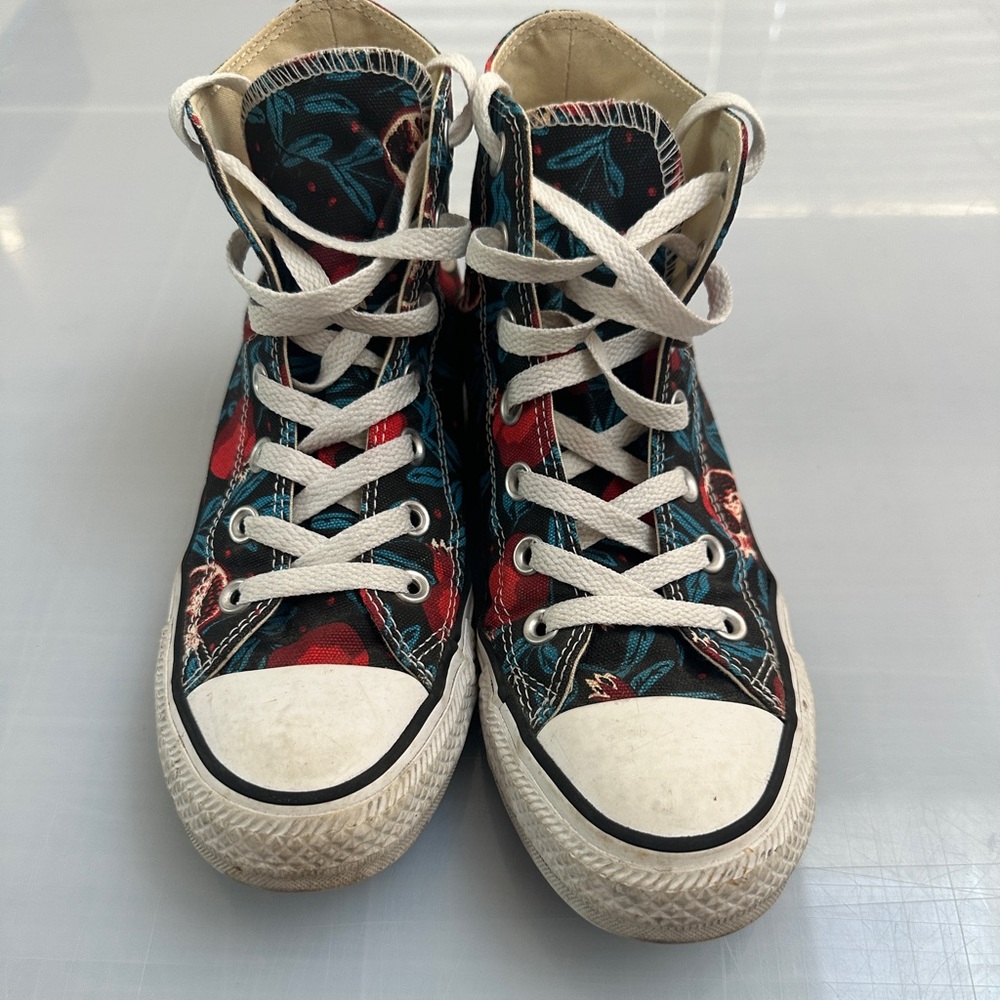 Pre Owned Converse pomegranate Sneaker Men’s size 5 Women’s 7 158547f